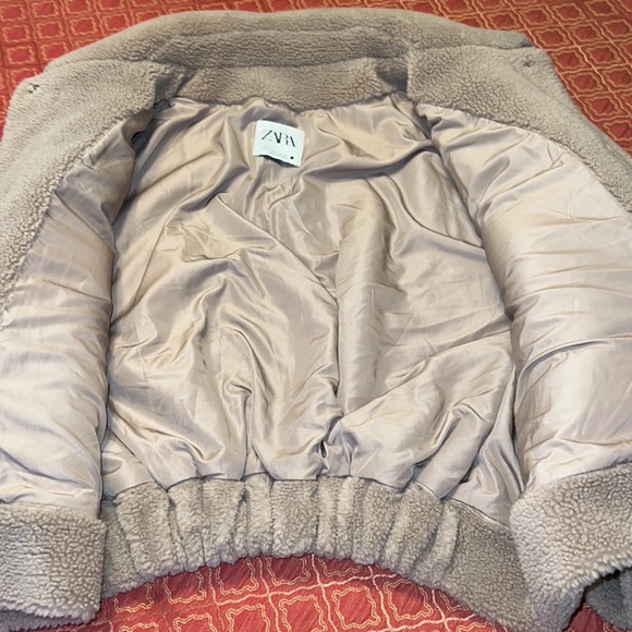 Like new Zara, short teddy bear jacket - Picture 3 of 3